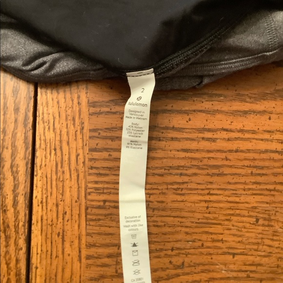 EUC Lululemon leggings size 2 - Picture 5 of 7